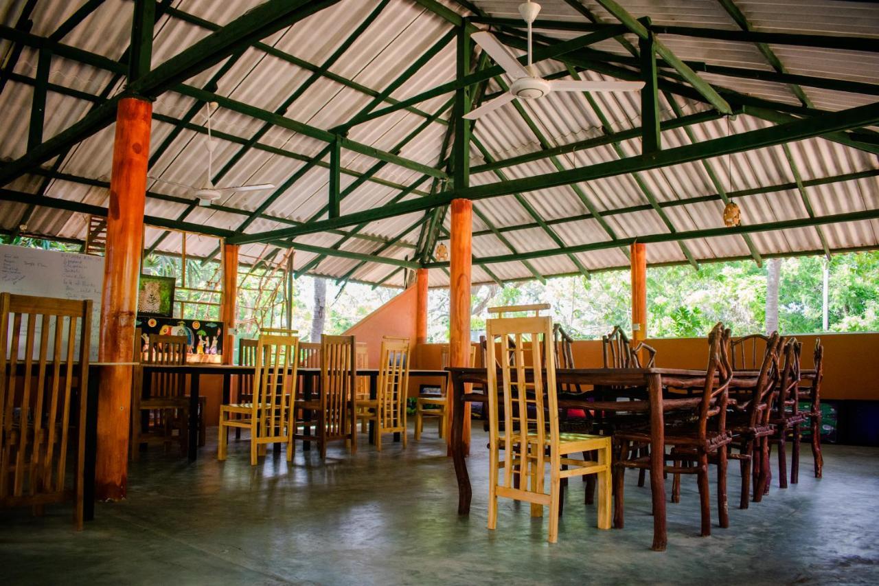 Sarada Beach Resort Yala ティッサマハーラーマ エクステリア 写真