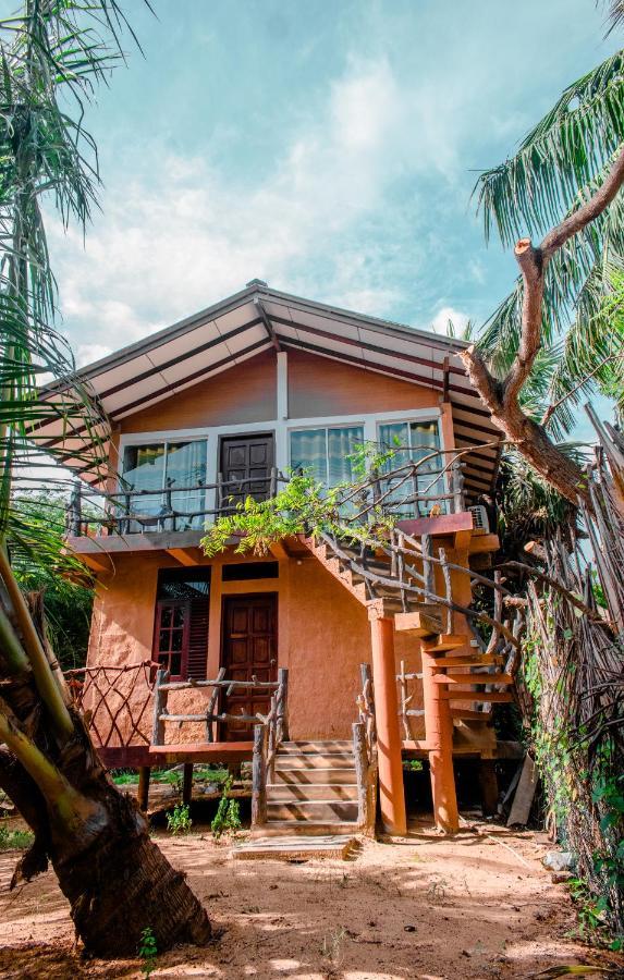 Sarada Beach Resort Yala ティッサマハーラーマ エクステリア 写真