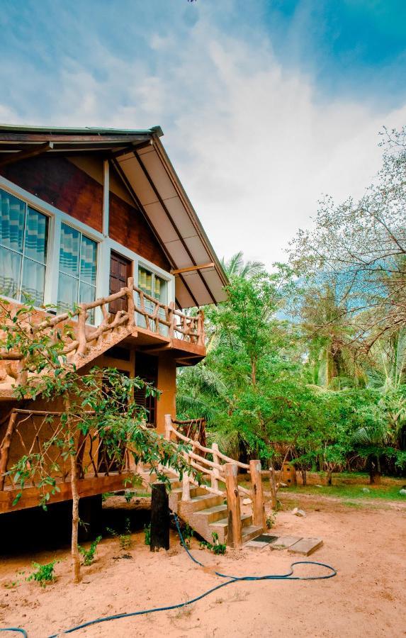 Sarada Beach Resort Yala ティッサマハーラーマ エクステリア 写真