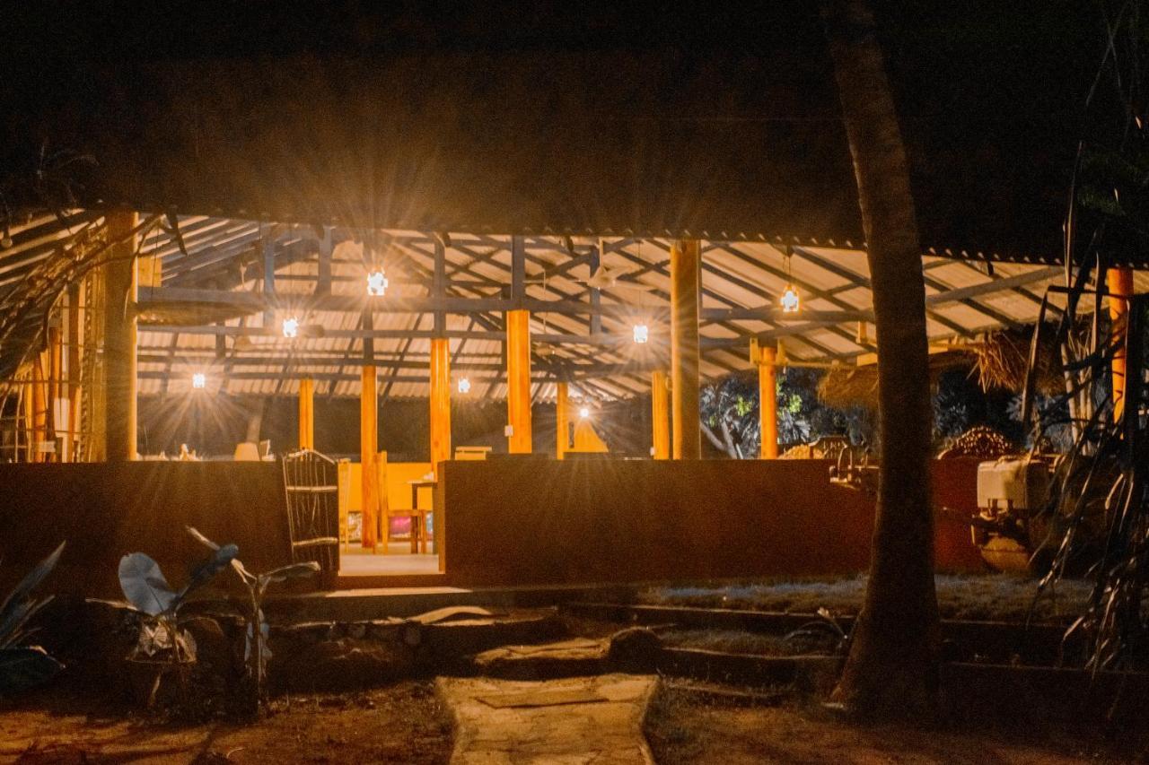 Sarada Beach Resort Yala ティッサマハーラーマ エクステリア 写真
