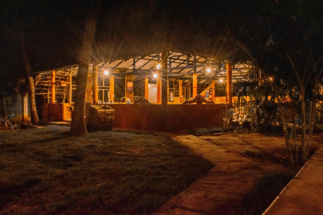 Sarada Beach Resort Yala ティッサマハーラーマ エクステリア 写真